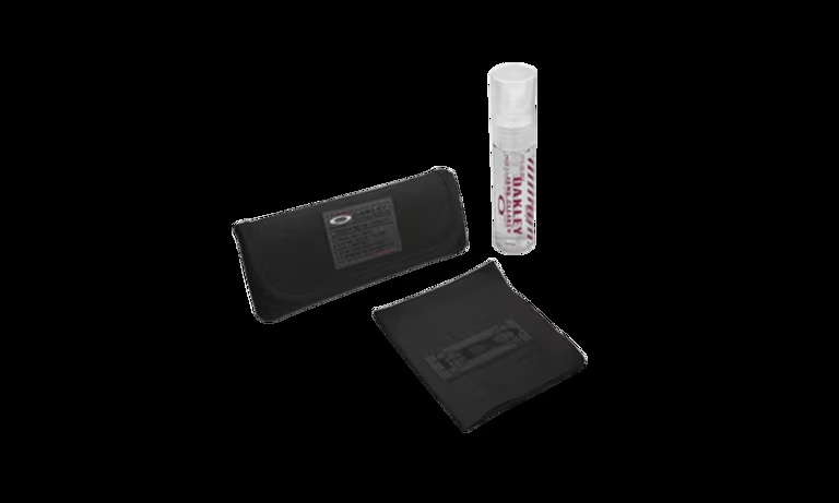 Oakley® Lens Cleaning Kit