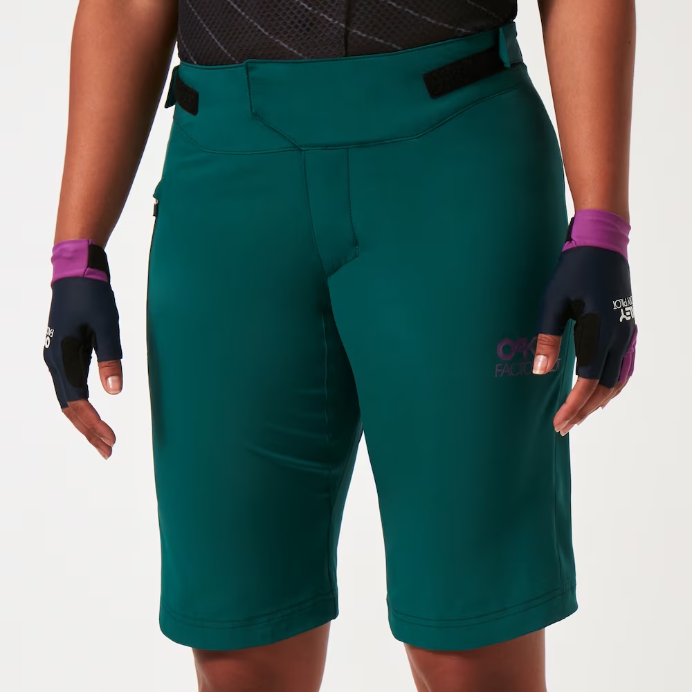 W Factory Pilot  Lite  Short