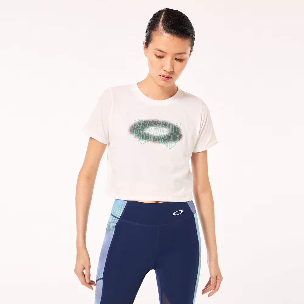 W Pursuit Crop Tee